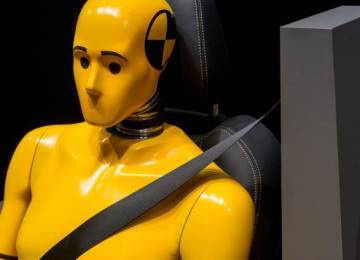 Automobilový průmysl má cíl zvýšit povědomí o bezpečnostních technologiích kvůli zveřejňování nových údajů EU o úmrtích na silnicích